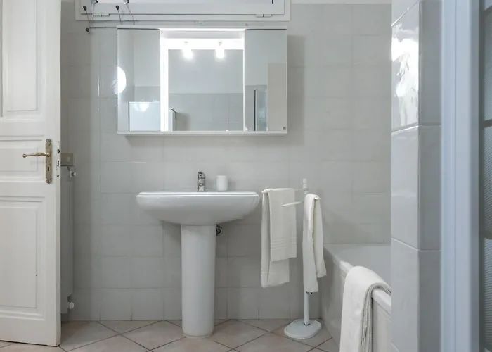 Alberto B By Interhome * Pairola