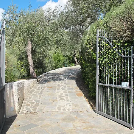 Alberto B By Interhome * Pairola